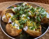 દહીં પૂરી ચાટ(Dahi poori chaat recipe in Gujarati) રેસીપી સ્ટેપ4ફોટો