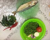 Foto langkah ke 1 dari resep Ikan asin peda cabe ijo tabur lumay.