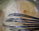 Foto langkah ke 4 dari resep Bolu Kukus Pisang Mekar Tanpa Mixer.