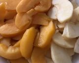 Foto del paso 1 de la receta: Hojaldre de frutas, piñones y limón confitado, sobre crema pastelera