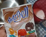 Foto langkah ke 1 dari resep Cemilan : Nutrijel Coklat Cracker/Gabin.