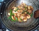 Foto langkah ke 3 dari resep Udang Goreng Saus Mentega.