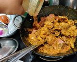 A picture of step 5 of Palak chicken masala.