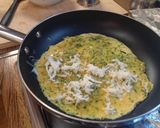 Foto del paso 6 de la receta: Tortilla de calabacín y queso de cabra