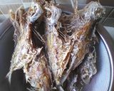 Foto langkah ke 1 dari resep Ikan Selar masak sambal / balado.