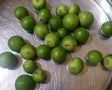 कैरी और लसोडे़ का अचार (kairi aur lasode ka achar recipe in Hindi) रेसिपी चरण 1 फोटो