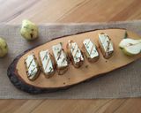 Pas rețetă Crostini cu pere, brânza Brie, cimbru și balsamico 3 fotografie