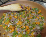 Foto del paso 3 de la receta: Pascualina de pollo y verduras😋🧅🥕🥬