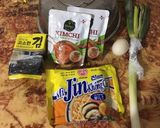 Hình bước làm 1 của món Mì nấu kiểu Hàn