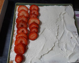 Foto del paso 2 de la receta: Bizcocho relleno con fresones