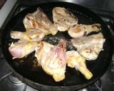 Foto del paso 2 de la receta: Pollo con vino blanco a la crema en disco de arado