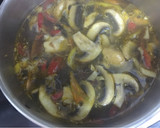 Foto del paso 4 de la receta: Noodles de arroz en caldo de pescado, wakame y hortalizas 🚫📛🌶🔥