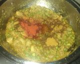 A picture of step 5 of Mushroom matar.