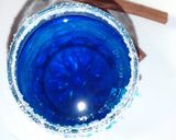 A picture of step 3 of Cinnamon blue fizz.