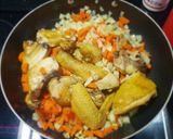 Foto del paso 3 de la receta Pollo en salsa de tricoloma portentosum