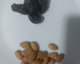 A picture of step 1 of Dates and almond shake.