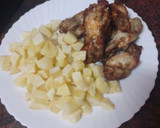 Foto del paso 6 de la receta: Jamoncitos de pollo embarrados en mojo y asados en freidora de aire con papas fritas