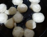 Foto langkah ke 7 dari resep Loukoumades with Honey Glaze.