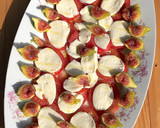 Foto del paso 3 de la receta: Carpaccio de tomate y mozzarella con higos