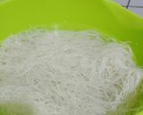 Foto langkah ke 1 dari resep Bihun goreng kecap.