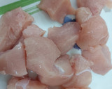 Foto del paso 4 de la receta: Pollo a la miel con avellanas