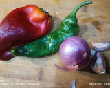 Foto del paso 2 de la receta: Arroz con níscalos, espárragos trigueros, langostinos y salsa romesco