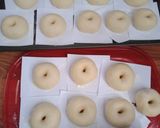 Foto langkah ke 5 dari resep Donat Maizena Empuk.