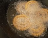 A picture of step 3 of Wheat flour Chakali.