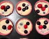 A picture of step 5 of Berry Muffins / Raspberry Blueberry.