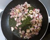 Foto langkah ke 1 dari resep Tumis Cumi Cabai Hijau.