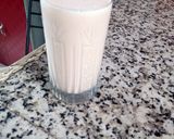 A picture of step 2 of Apple and oats milk shake.
