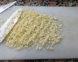 Foto del paso 2 de la receta: Ajos en aceite y albahaca