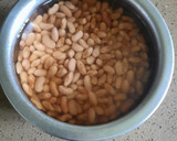 A picture of step 1 of Rajma Curry.