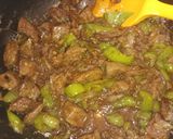 صورة لخطوة 3 من وصفة كبد خروف مع البصل والفلفل الحلو بنننننة!!!🍖🥩🍖🥩🥘