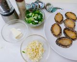 蒜香奶油煎鮑魚的食譜步驟1照片