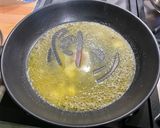 Une image de l'étape 8 de Omelette aux épinards, ail et tomates cerises.