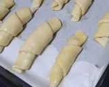 Sajttal töltött kifli recept fázis 2 fotója