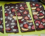 A picture of step 18 of Fruity chocolate Bars.