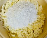 A picture of step 5 of Blackberry roll with cottage cheese cream.