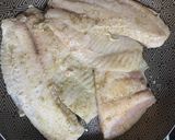 Foto del paso 1 de la receta: Tilapia en salsa de ajo 🧄 y ensalada de melón pepino y manzana