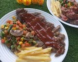 Foto langkah ke 3 dari resep Simple Sirloin Steak.