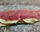 Foto del paso 4 de la receta: Milhoja de solomillo de cerdo con queso, calabacín y champiñones