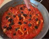 Foto del paso 4 de la receta: Dorada con salsa de tomate y anchoas
