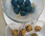 Foto langkah ke 3 dari resep COOKIE MONSTER KW ala Dough Lab.