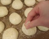 Szezámmagos zsemle recept fázis 7 fotója