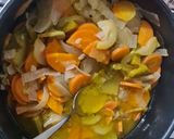 Foto del paso 2 de la receta: Verduras en escabeche 🥒🥕🧅