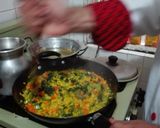 Foto del paso 8 de la receta: Risotto frutti di mare con monedas de plátano verde y ensalada