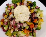 Hình bước làm 2 của món Bắp nếp Điện Biên trộn rau củ và sốt hummus