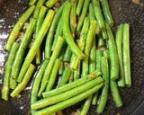 A picture of step 3 of Low and slow green beans.