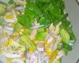 A picture of step 3 of Chicken avocado salad.